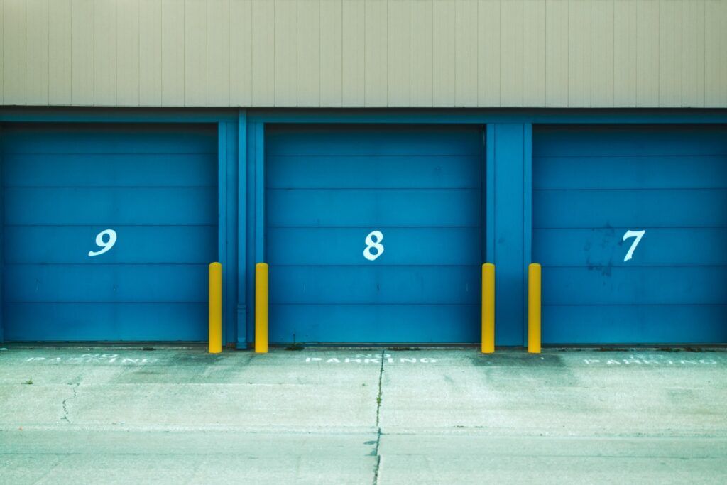 how much does it cost to build storage units